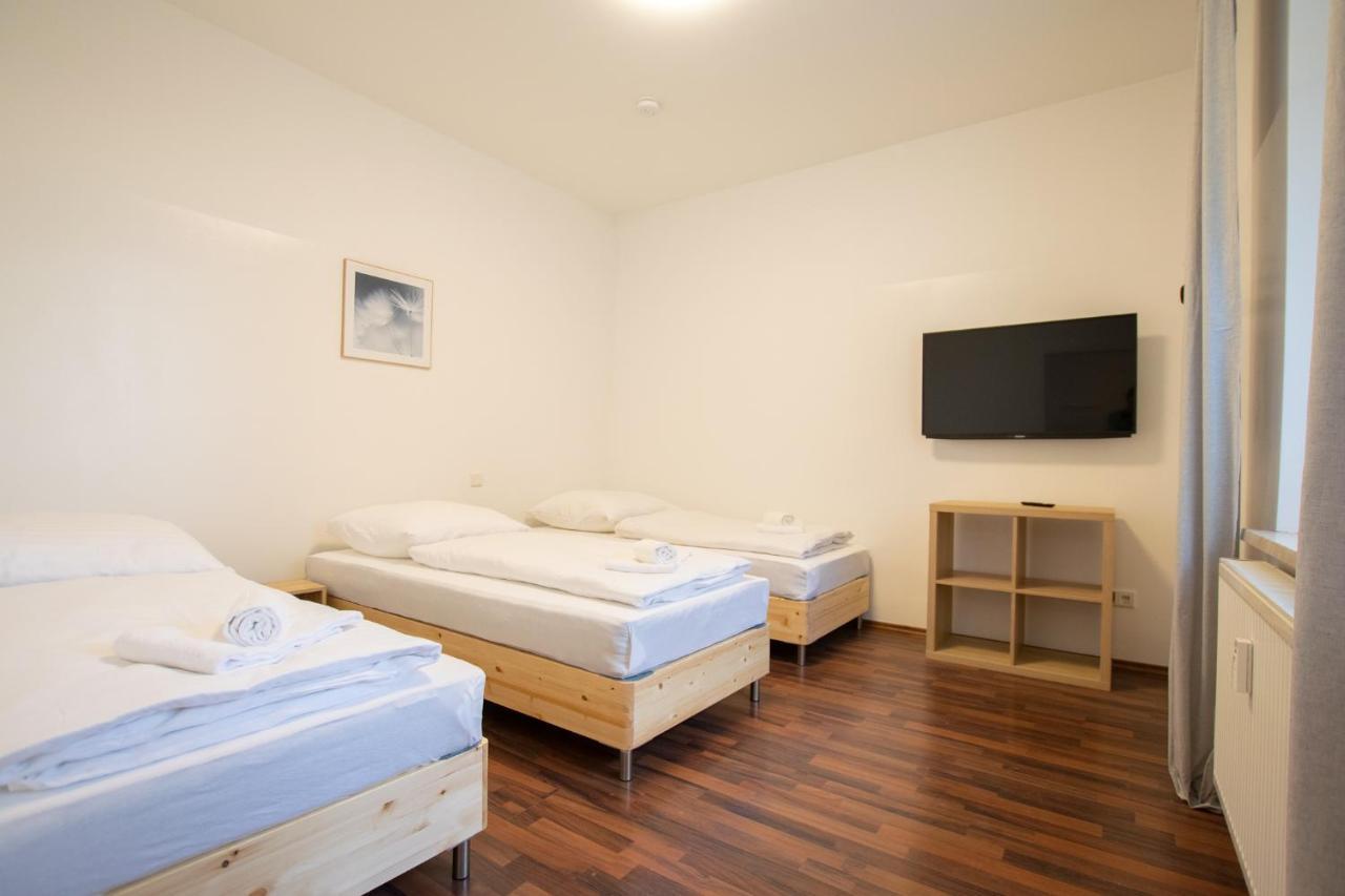 Raj Living - 1 Or 4 Room Apartments - 15 Min To Messe Dus - 10 Min Old Town Dus デュッセルドルフ エクステリア 写真