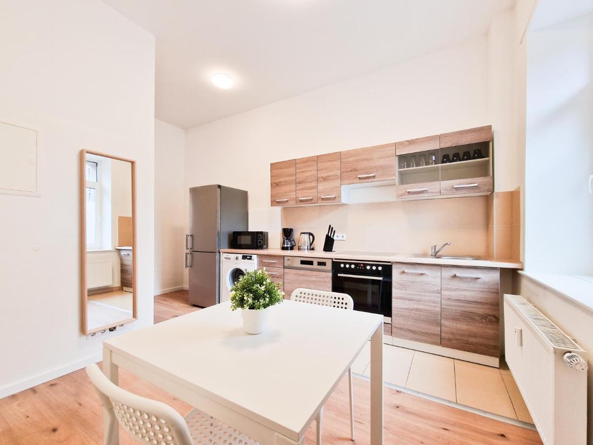 Raj Living - 1 Or 4 Room Apartments - 15 Min To Messe Dus - 10 Min Old Town Dus デュッセルドルフ エクステリア 写真