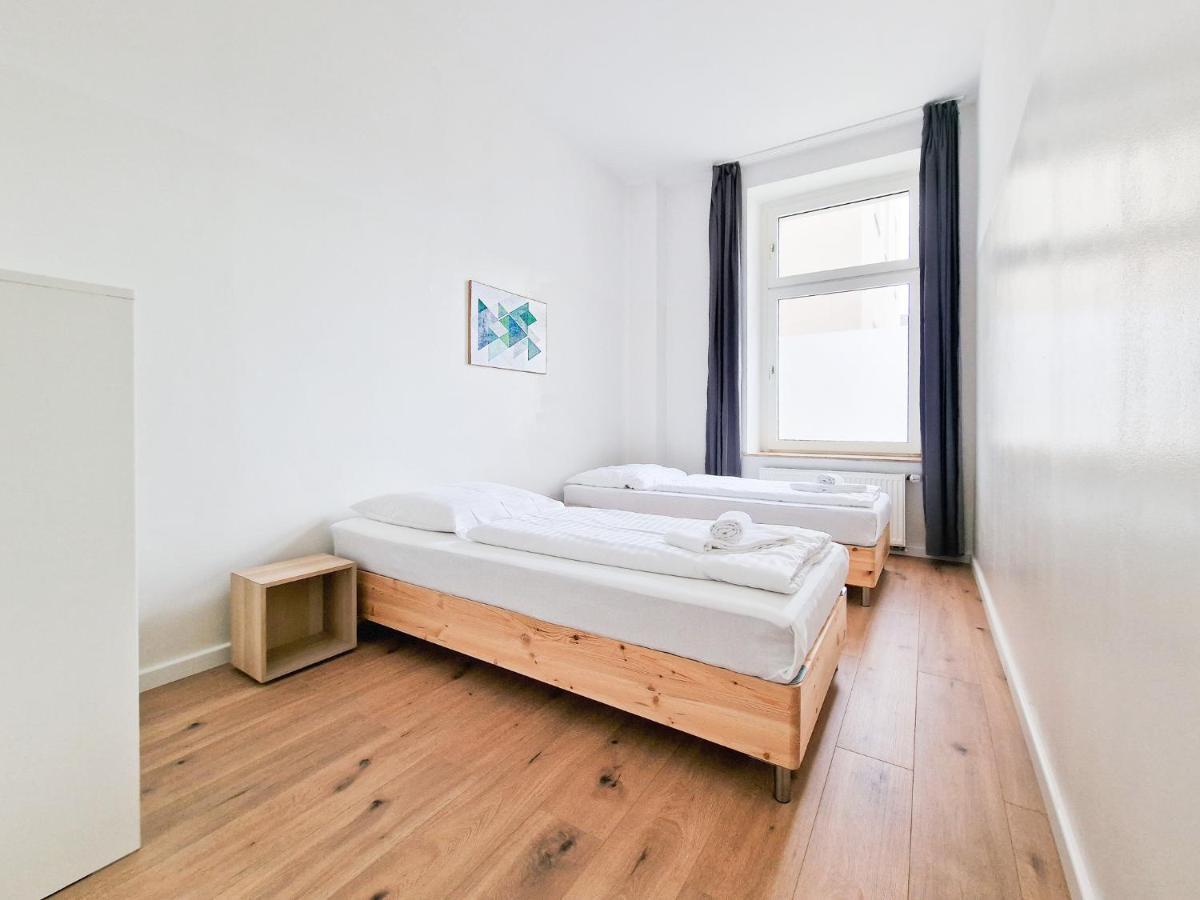 Raj Living - 1 Or 4 Room Apartments - 15 Min To Messe Dus - 10 Min Old Town Dus デュッセルドルフ エクステリア 写真