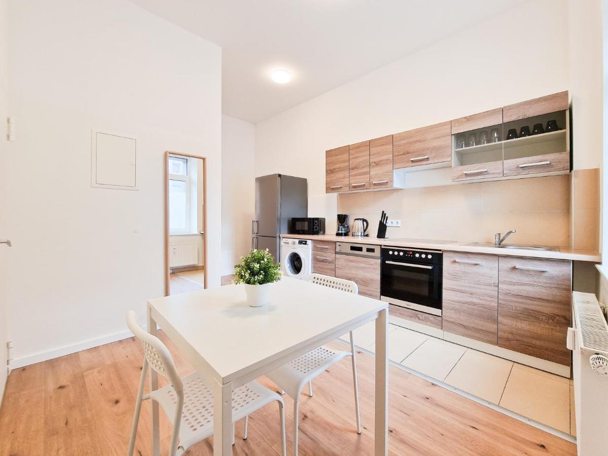 Raj Living - 1 Or 4 Room Apartments - 15 Min To Messe Dus - 10 Min Old Town Dus デュッセルドルフ エクステリア 写真