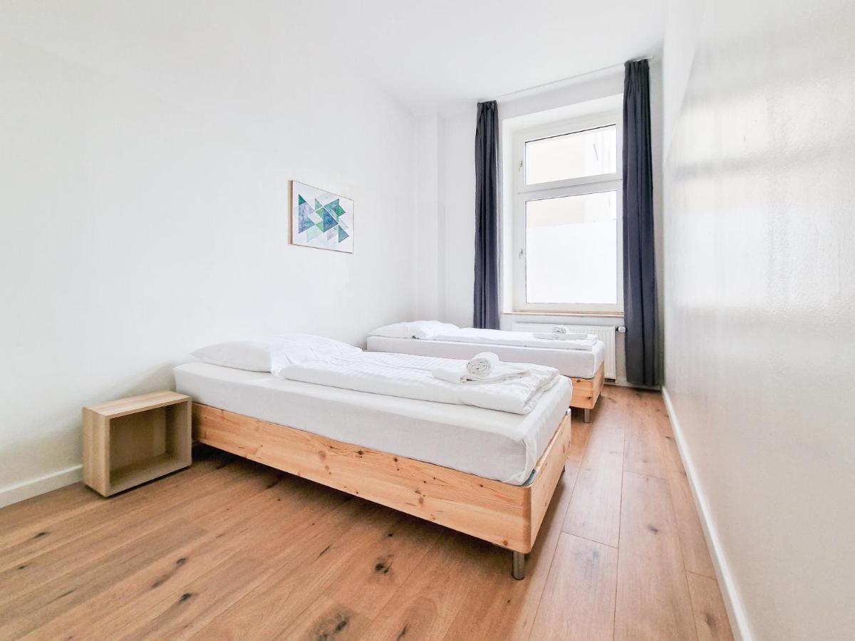 Raj Living - 1 Or 4 Room Apartments - 15 Min To Messe Dus - 10 Min Old Town Dus デュッセルドルフ エクステリア 写真
