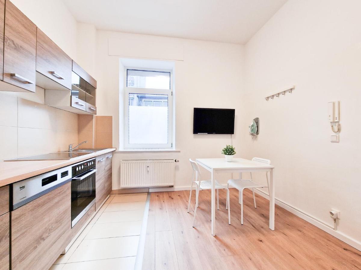 Raj Living - 1 Or 4 Room Apartments - 15 Min To Messe Dus - 10 Min Old Town Dus デュッセルドルフ エクステリア 写真