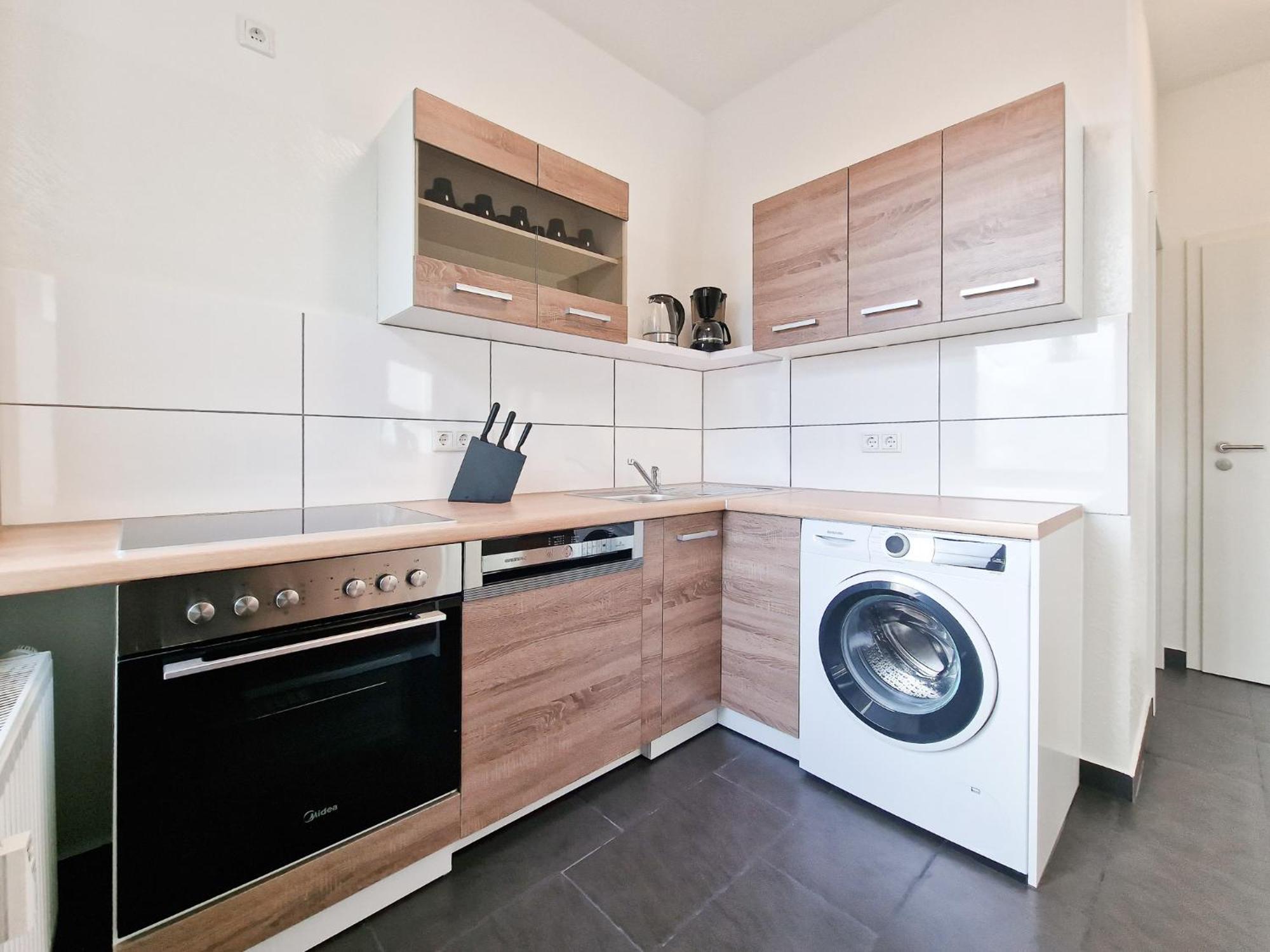 Raj Living - 1 Or 4 Room Apartments - 15 Min To Messe Dus - 10 Min Old Town Dus デュッセルドルフ エクステリア 写真