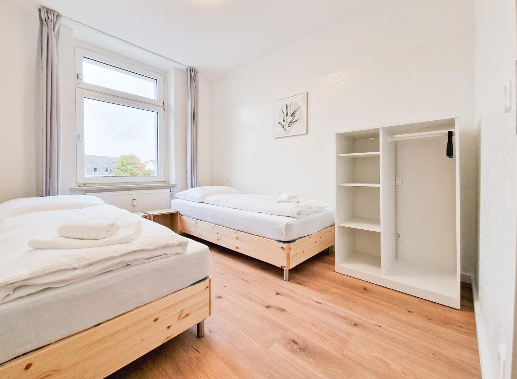 Raj Living - 1 Or 4 Room Apartments - 15 Min To Messe Dus - 10 Min Old Town Dus デュッセルドルフ エクステリア 写真
