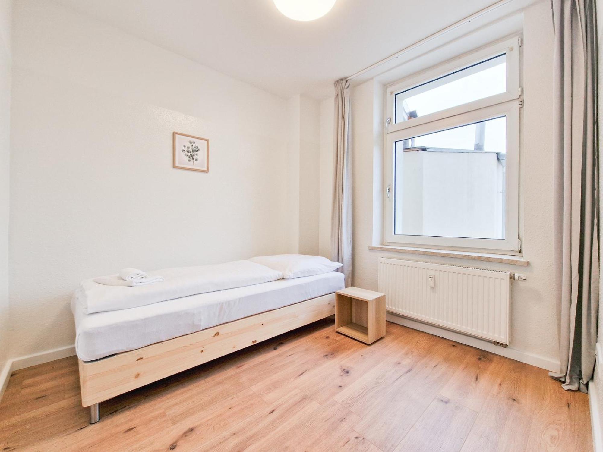 Raj Living - 1 Or 4 Room Apartments - 15 Min To Messe Dus - 10 Min Old Town Dus デュッセルドルフ エクステリア 写真